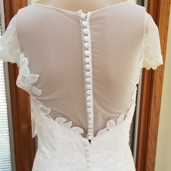 Wedding dress - unused, tags on - Picture 5 of 7